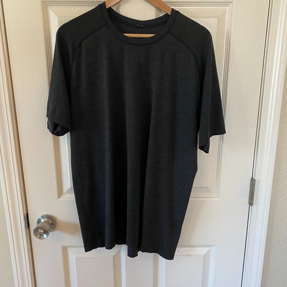 Lululemon Men’s Black Short Sleeve Metal Vent Tech (X-Large)